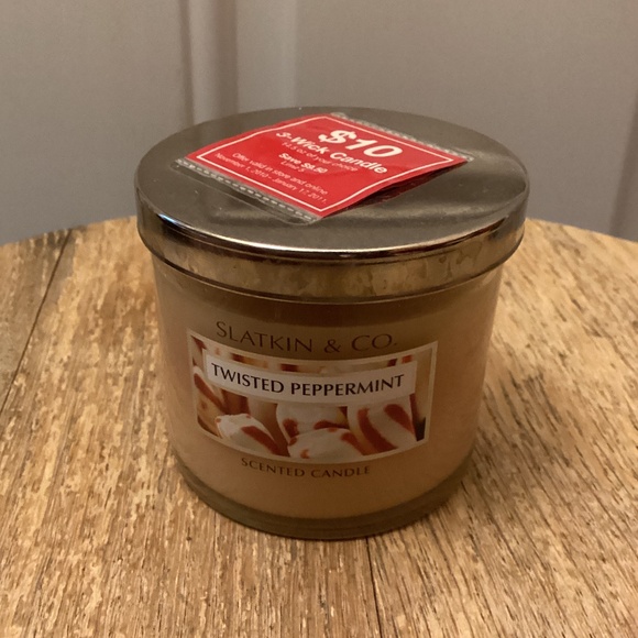 NEW Vintage Bath & Body Works Slatkin & Co Twisted Peppermint 4 ounce candle - Picture 1 of 4
